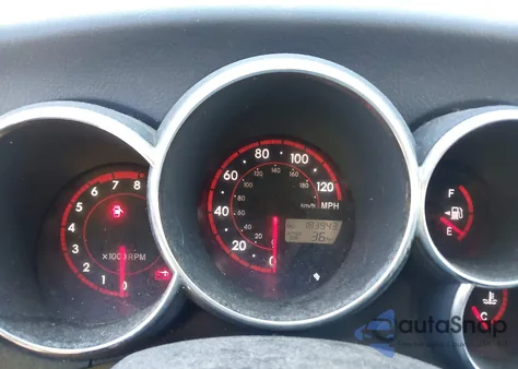 2008 Pontiac Vibe из США, поврежденный, VIN 5Y2SL65818Z411304